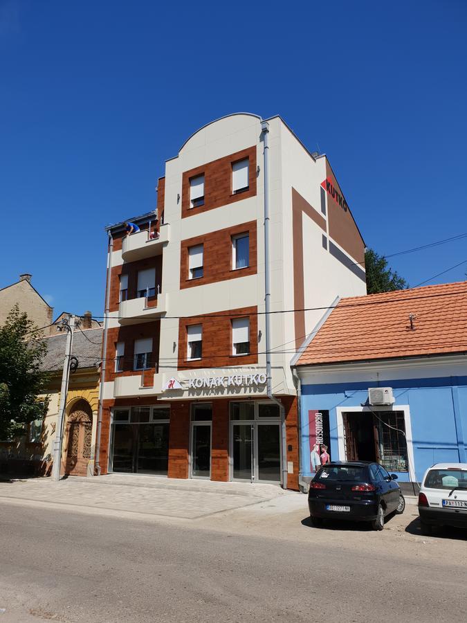 Konak Kutko Hotel Pancsova Kültér fotó